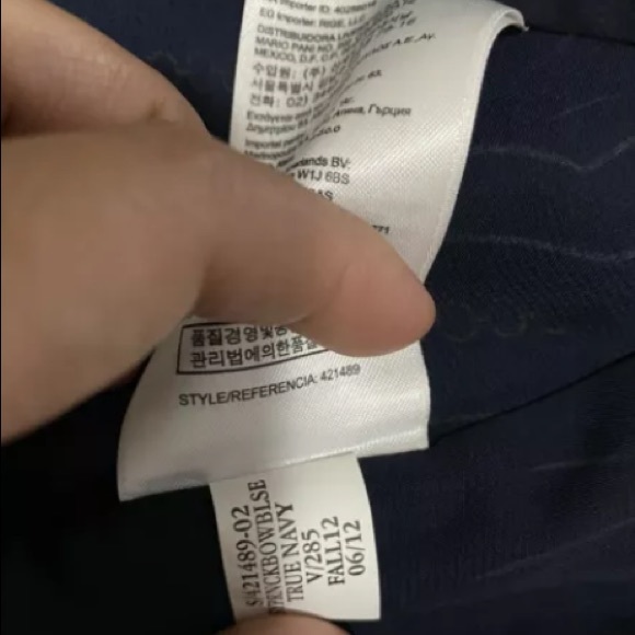 Banana Republic Bow Women Blouse Sleevless - Picture 5 of 6